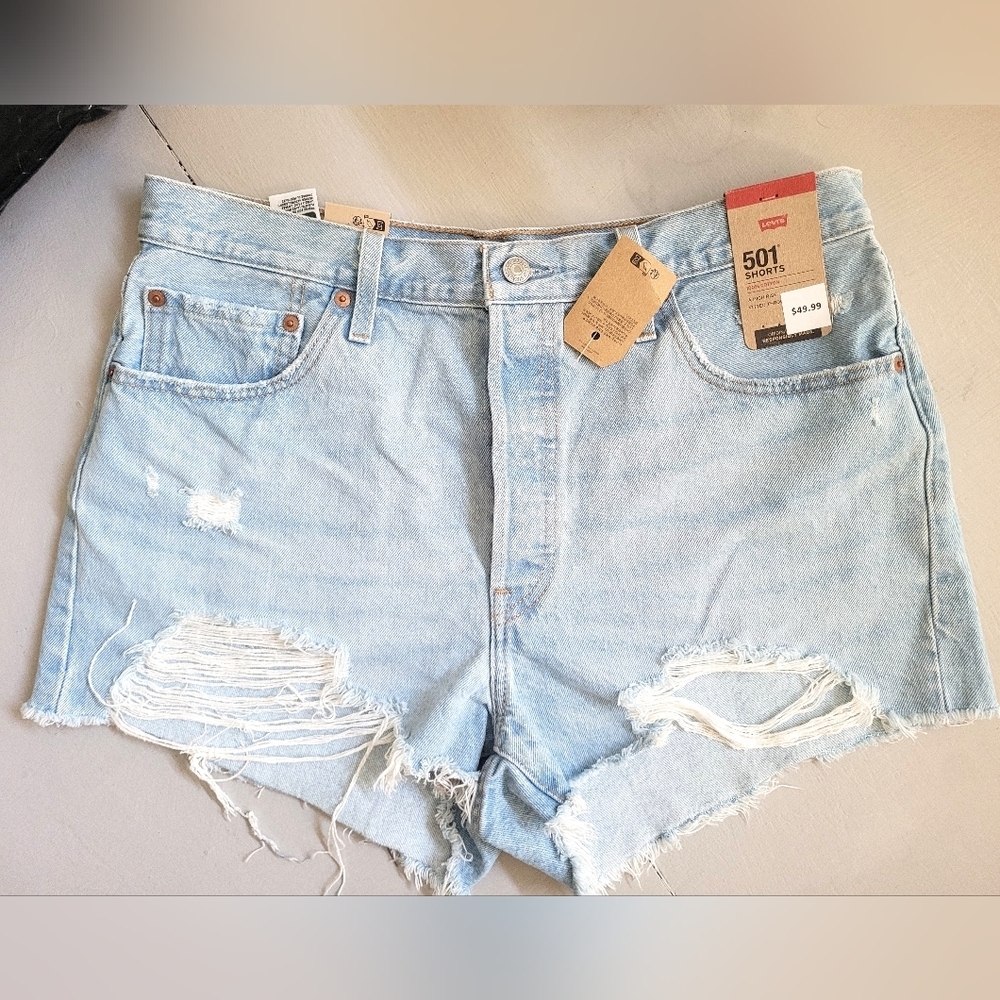 🩷NWT 501 Button Fly Shorts